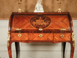 Vente aux enchères Bureau cylindre Transition Louis XV-Louis XVI en placage de bois de ro