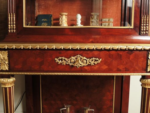 Belle vitrine de style Louis XVI en acajou et placage d’acajou, partie