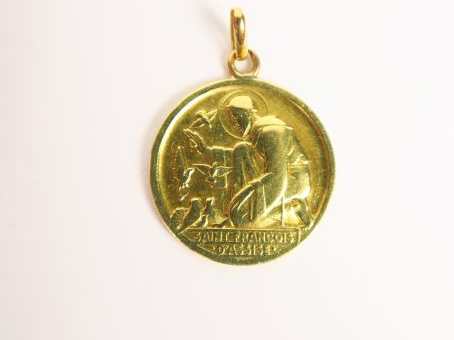Médaille en or ‘Saint François d’Assise’. Poids : 3.6 g