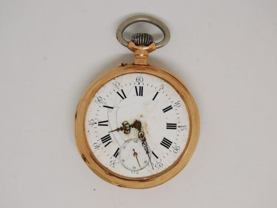 Montre de gousset en or. Poids tel : 77,74 g. (mauvais état)