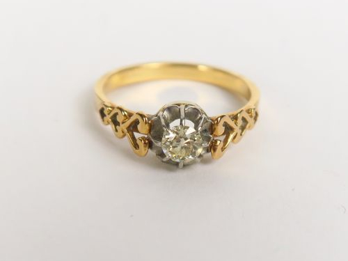 Bague solitaire en or sertie d'un diamant taille ancienne. Poids tel :