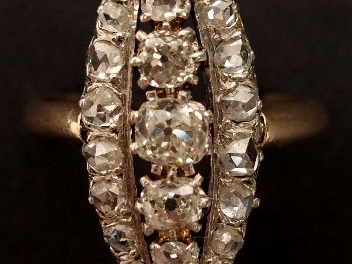 Bague marquise en or jaune, sertie de 5 diamants centraux taille ancie