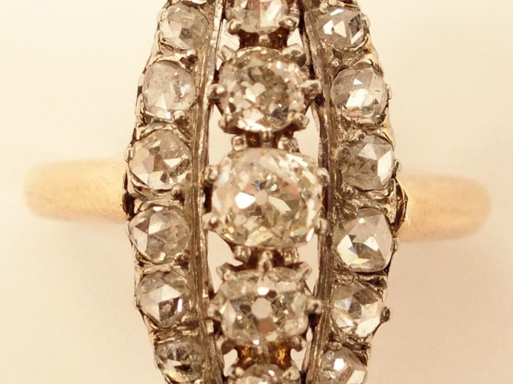 Bague marquise en or jaune, sertie de 5 diamants centraux taille ancie