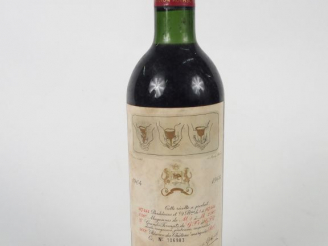 Vente aux enchères 1 BOUTEILLE - CHÂTEAU MOUTON ROTHSCHILD 1er GCC PAUILLAC - 1964 - BG-L