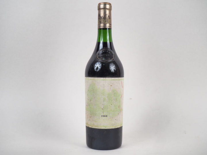 1 BOUTEILLE CHÂTEAU HAUT BRION 1er GCC GRAVES - 1982 - EF