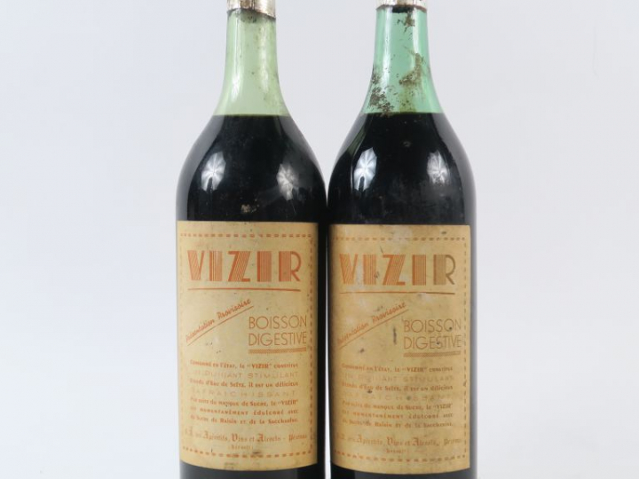 2 VIEILLES BOUTEILLES LIQUEUR DIGESTIVE VIZIR