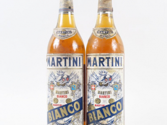 Vente aux enchères 2 VIEILLES BOUTEILLES (1 L)MARTINI BLANC