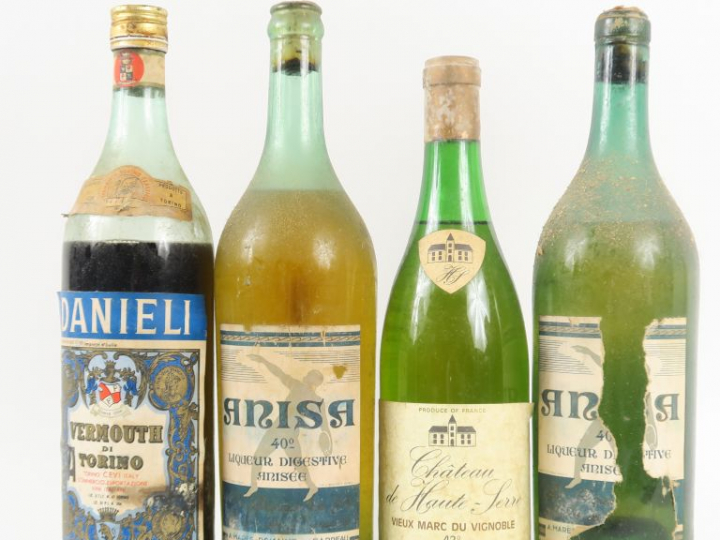4 BOUTEILLES : 1 VIEUX MARC CHÂTEAU DE HAUTE SERRE 42° - 2 LIQUEUR2 AN