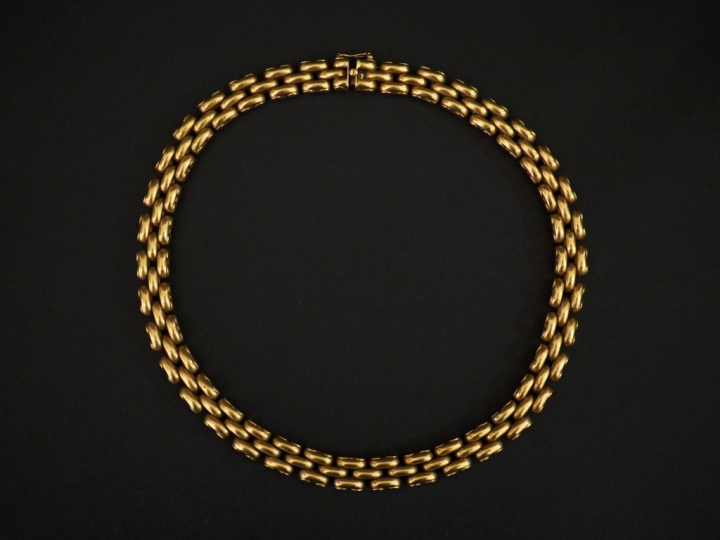 Collier "tank" en or jaune. Long. 41,5 cm  Larg. 1,2 cm  Poids : 81,70