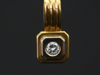 Vente aux enchères Pendentif en or et diamant.  Poids tel : 3,57 g   