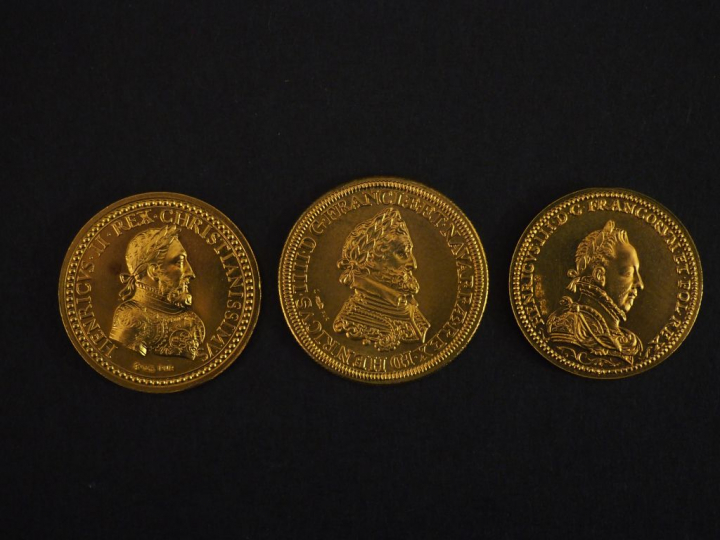 3 pièces d'or Henri III, Henri IV et Catherine de Médicis.  Poids : 20