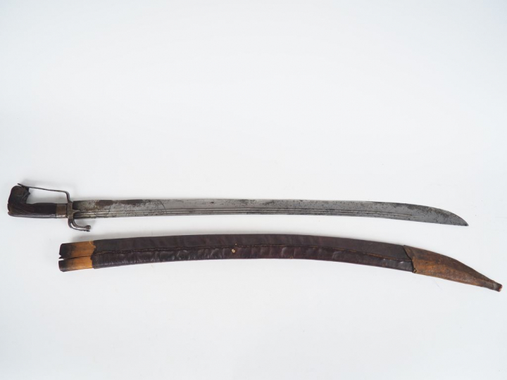 Sabre traditionnel marocain Nimcha lame forgée en Europe gorge avec be