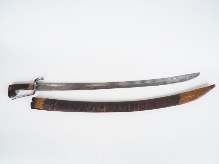 Sabre traditionnel marocain Nimcha lame forgée en Europe gorge avec be