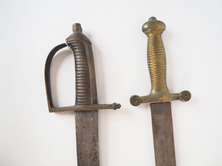 Sabre ancien régime briquet au règlement de 1767. Lame oxydée et netto