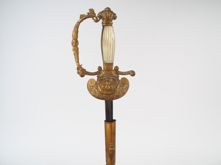 Epée de fonctionnaire impérial époque Napoléon III, lame triangulaire 