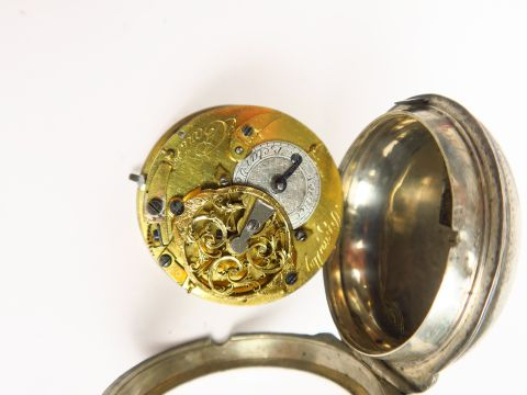 Montre de gousset en argent, mécanisme signé Romilly à Paris. Poids te