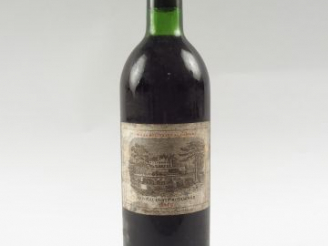 Vente aux enchères 1 BOUTEILLE CHATEAU LAFITE ROTHSCHILD 1ER GCC PAUILLAC - 1970 - LB / E