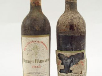Vente aux enchères 2 BOUTEILLES DJEBEL HARRACH ALGERIE - ANNÉES 50/60 - 1 HEP / 1 MEP / 1