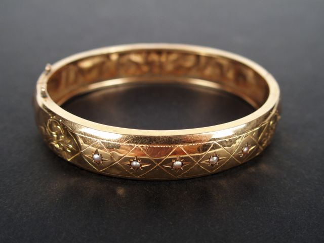 Bracelet jonc Napoléon III rehaussé de 5 petites perles grises (enfonc