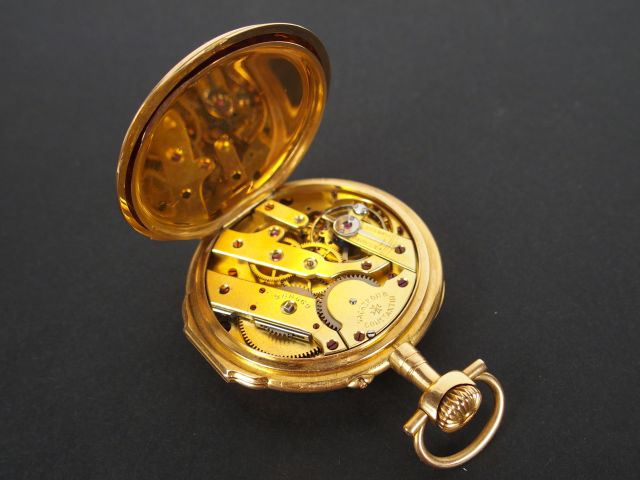 VACHERON   CONSTANTIN. Jolie montre de gousset en or jaune, cadran éma