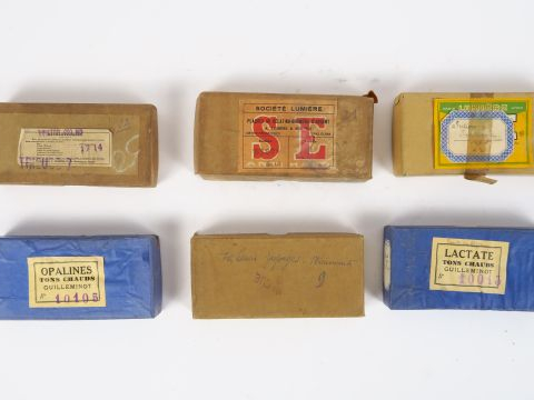 Plaques Stéréo 6x13 négatives, 2 boîtes complètes, 4 boîtes incomplète
