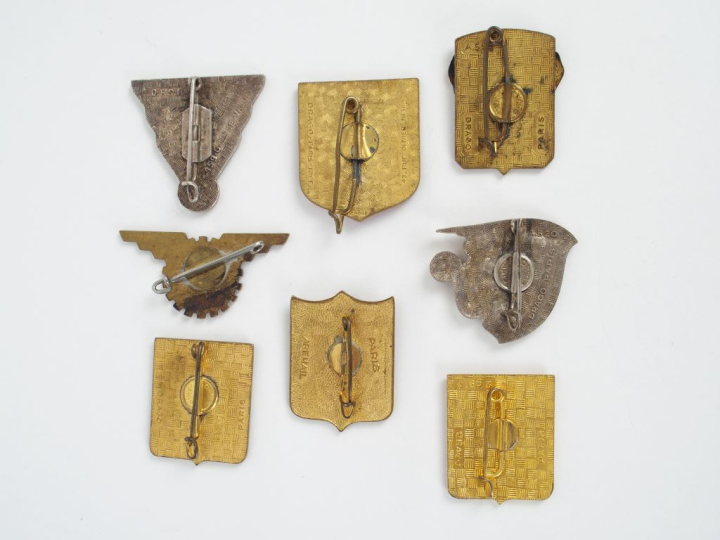 Lot d'insignes bases aériennes françaises dont BA 134  "Drago Paris" d
