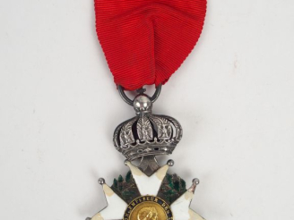 Vente aux enchères Etoile de chevalier de la légion d'honneur époque Second Empire à l'or