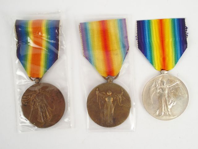 Lot de médailles interalliées comprenant: une rare cubaine, une U.S. u