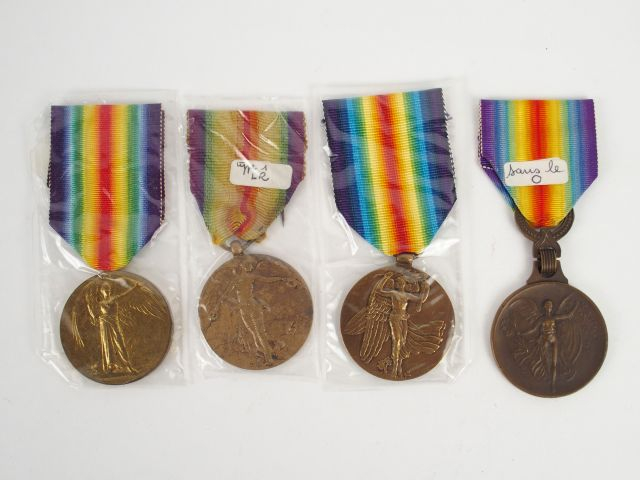 Lot de médailles interalliées comprenant: une belge, une tchécoslovaqu