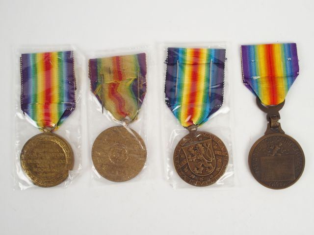 Lot de médailles interalliées comprenant: une belge, une tchécoslovaqu