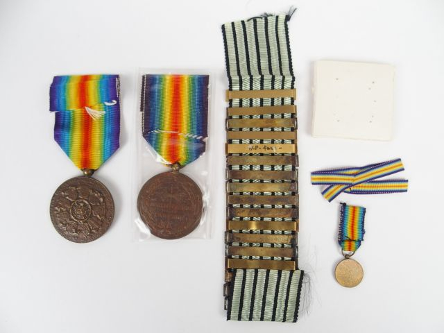 Lot de médailles interalliées comprenant une belge, une roumaine, une 