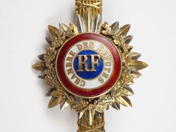 Insigne en vermeil de poitrine « chambre des députés », époque entre d
