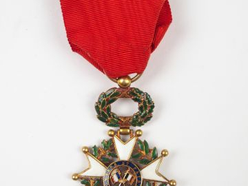 Belle étoile de chevalier de la légion d’honneur (centre or) troisième