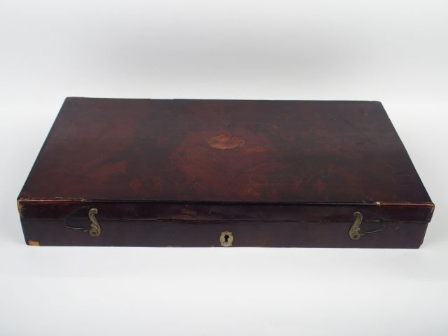 Coffret de pistolets de duel à percussion monté à la française et gain