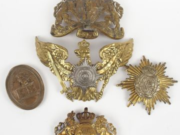 Lot de cuivreries diverses plaques de casque à pointe (Bavière 1896, e