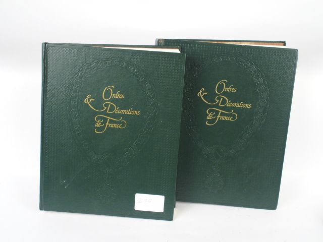 Lot de documentation sur les ordres et décorations de France. (x 2). 1