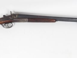 Fusil juxtaposé à chien et ouverture par clef signé « DIAMONT » sur la
