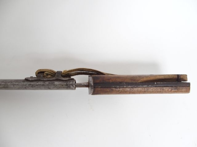 Couteau de combat Autrichien première guerre mondiale. Forte lame à un