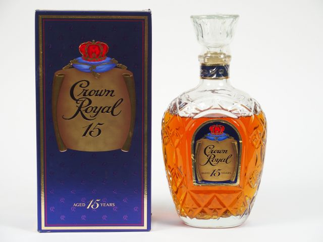 1 BOUTEILLE CROWN ROYAL Blend		 70	cl 40% 			- 15ans
