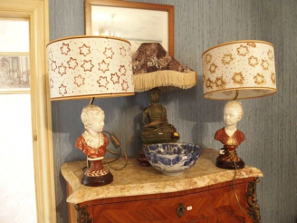 Vente aux enchères Trois différentes lampes 'Bouddha' et 'Elégante', coupe en porcelaine 