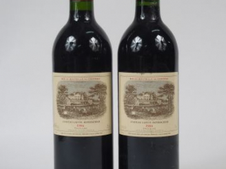 Vente aux enchères 2 BOUTEILLES CHATEAU LAFITE ROTHSCHILD 1ER GCC PAUILLAC - 1984