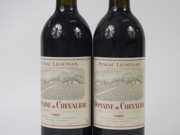 2 BOUTEILLES DOMAINE DE CHEVALIER CC GRAVES - 1989 - 1 BG
