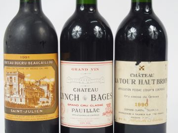 3 BOUTEILLES : 1 BOUTEILLE CHATEAU LA TOUR HAUT BRION CC GRAVES 1990 E