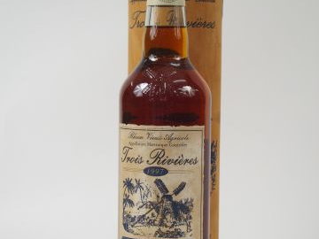 1 BOUTEILLE RHUM TROIS RIVIERES 42° - 1997