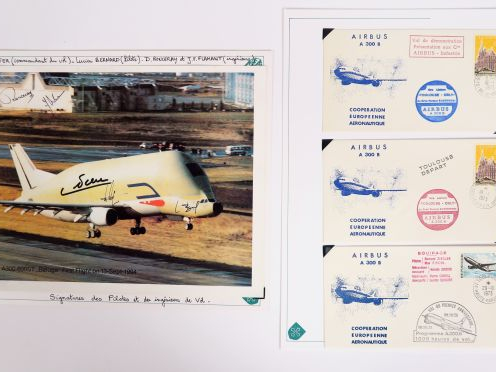 Série de documents, enveloppes et cartes postales concernant la Carave