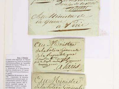 Bel ensemble de 33 plis sous franchise postale concernant la Ville de 