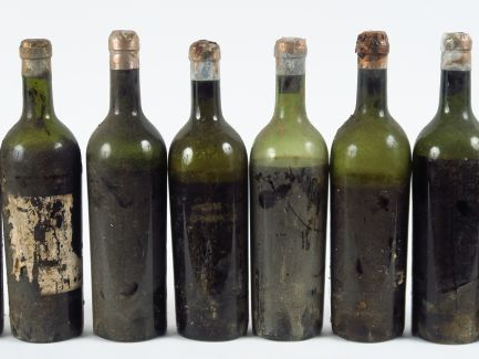 8 BOUTEILLES CHÂTEAU HAUT BRION 1er GCC GRAVES - ANNEES 10/20 - NIVEAU