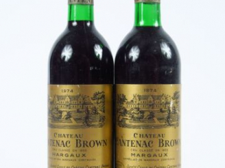 Vente aux enchères 2 BOUTEILLES CANTENAC BROWN GC MARGAUX - 1974 - 1 BG/1 LB