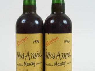 Vente aux enchères 2 BOUTEILLES MAURY MAS AMIEL 'RESERVE' - 1976