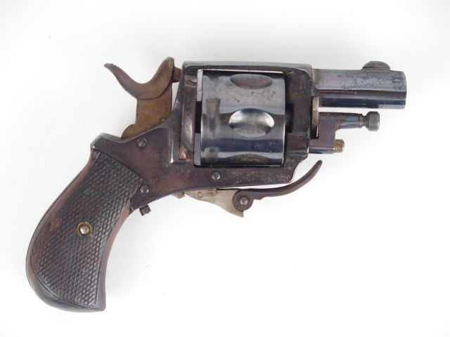 271-Revolver Belge dit « British Bull-dog » calibre 320, détente repli